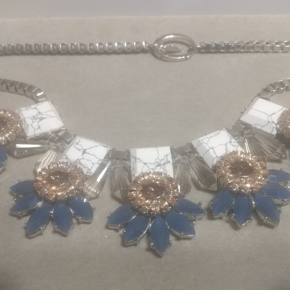 Statement necklace - Picture 5 of 7